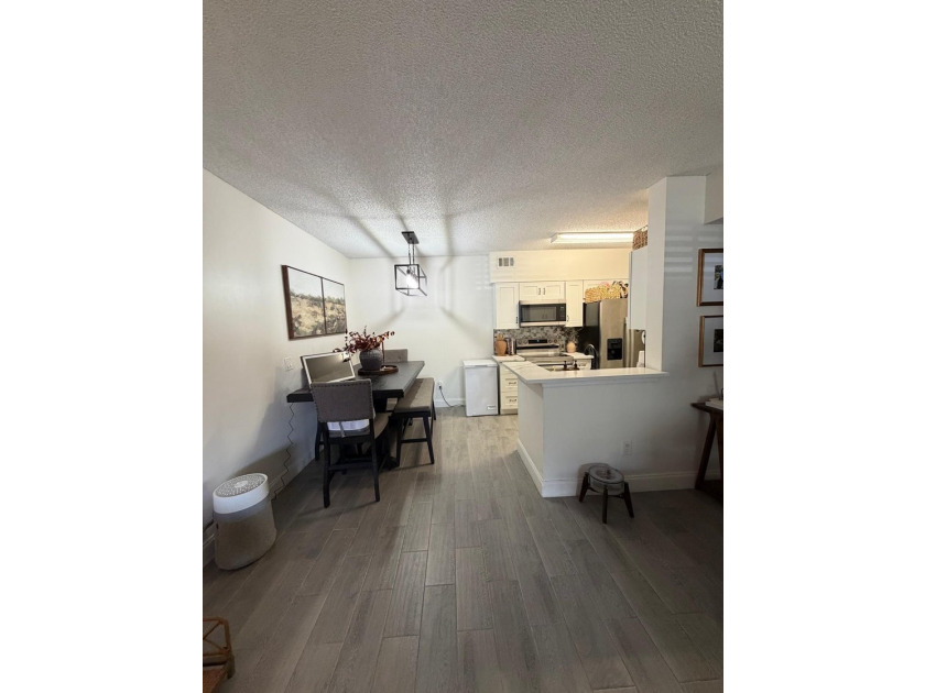 Completely renovated 1- bedroom, 1- bathroom condominium - photo 4