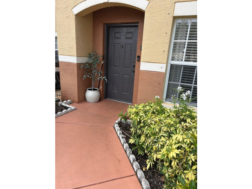 Completely renovated 1- bedroom, 1- bathroom condominium - photo 9