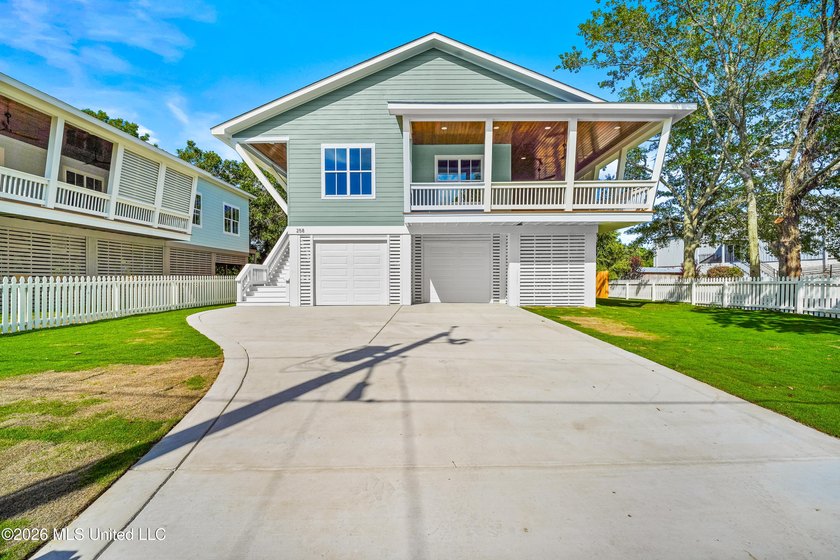 You know that one house that just feels like a coastal getaway - photo 2