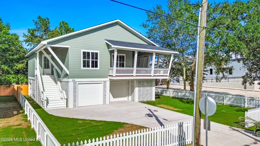 You know that one house that just feels like a coastal getaway - photo 4