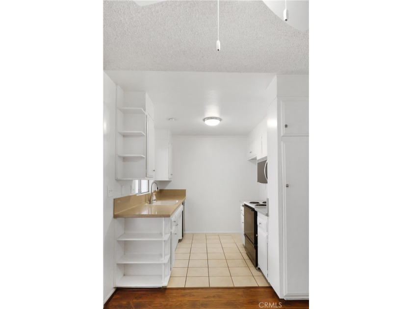 **Best-Priced Opportunity in Hueneme Bay!** Lovingly maintained - photo 11