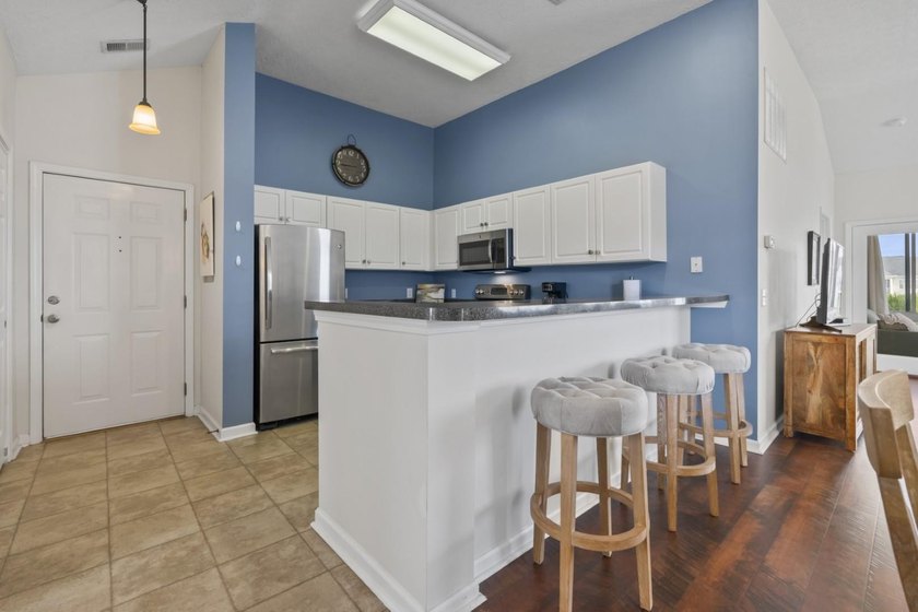 Coastal charm, exceptional space, and effortless living come - photo 13