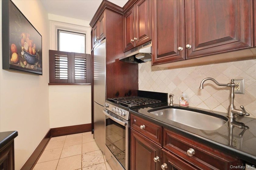 GREAT NECK PLAZA 11021 - 1 Bed - 1 Bath // Proudly presenting a - photo 22