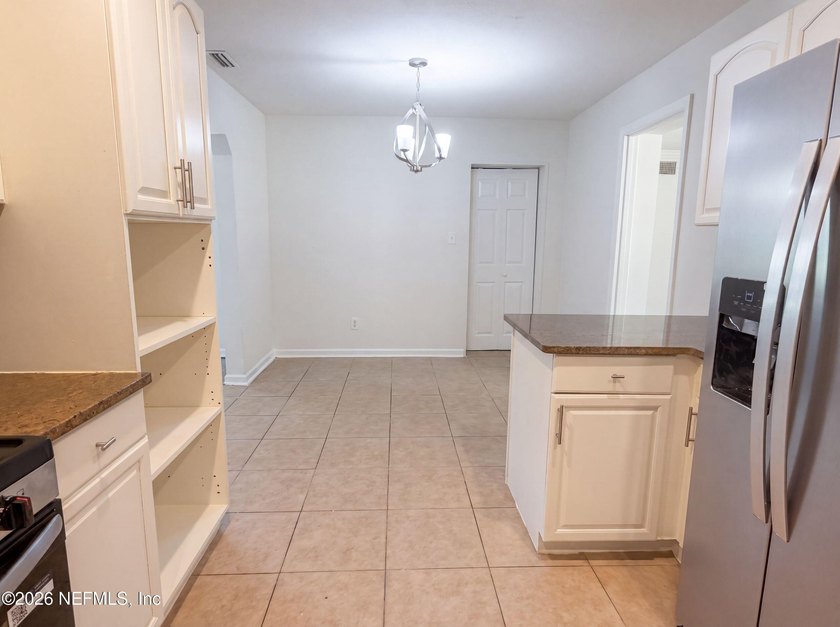 5928 Lake Ridge Ave is a residence with a functional layout and - photo 8
