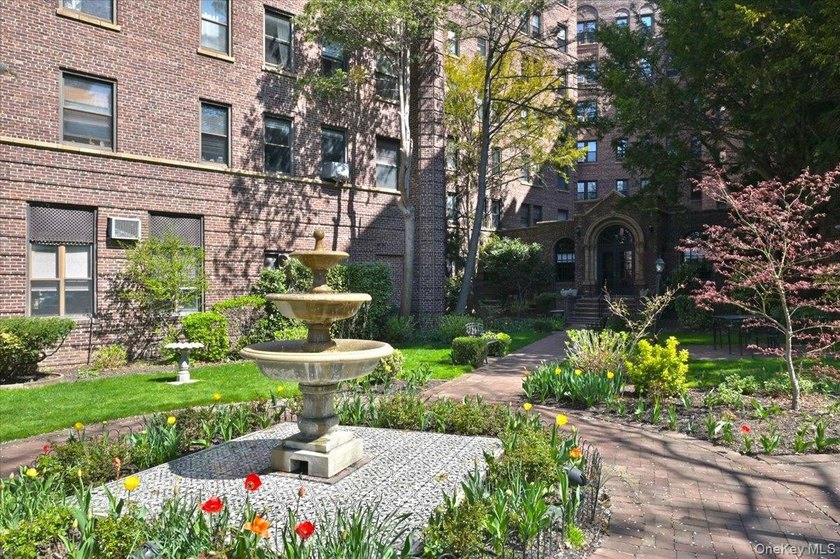 GREAT NECK PLAZA 11021 - 1 Bed - 1 Bath // Proudly presenting a - photo 30