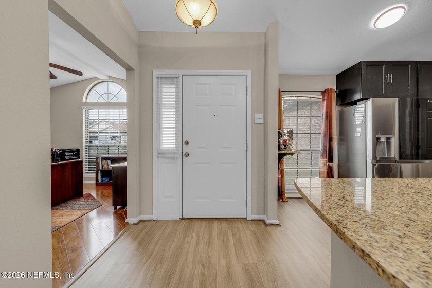 ***OPEN HOUSE Saturday, July 18th 12PM-3PM***Welcome home to - photo 4