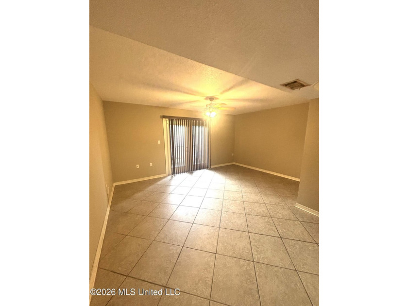 Great opportunity to own this income producing condominium in - photo 5