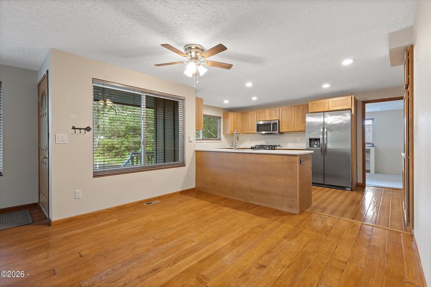 Price Reduced. Motivated Sellers. Move right in and enjoy for - photo 4