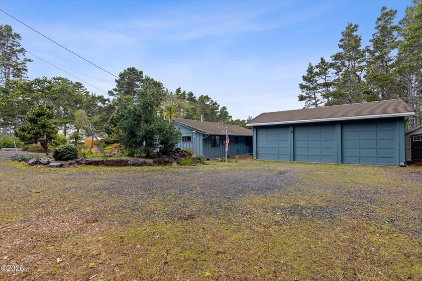 Price Reduced. Motivated Sellers. Move right in and enjoy for - photo 5