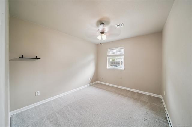 Super cute remodeled 3bed 2 bathroom home in the Heart of - photo 14