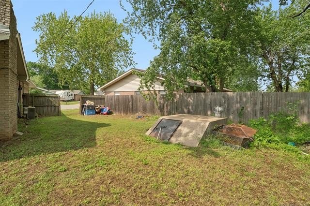 Super cute remodeled 3bed 2 bathroom home in the Heart of - photo 23