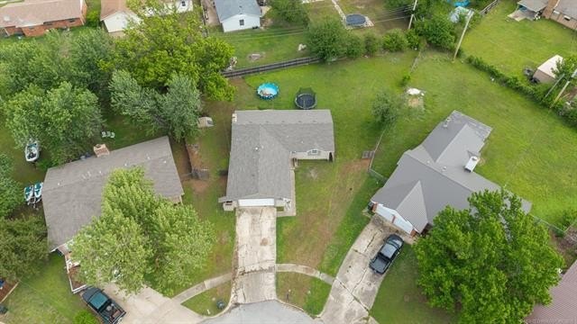 Super cute remodeled 3bed 2 bathroom home in the Heart of - photo 31