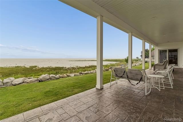 Welcome to your turnkey Up North paradise on Lake Huron! Built - photo 9