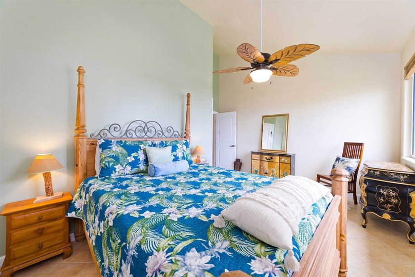 Almost 9,000 square feet under roof! 1.12 acre home with a 6-8 - photo 19
