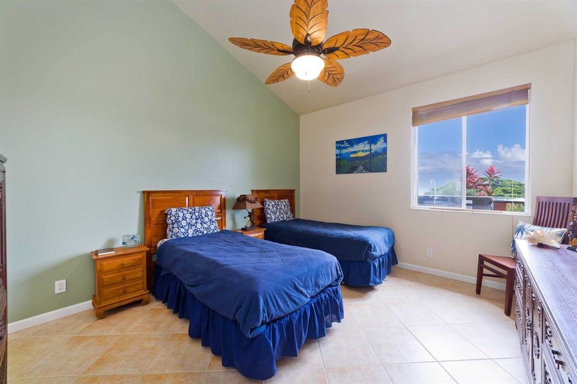 Almost 9,000 square feet under roof! 1.12 acre home with a 6-8 - photo 20