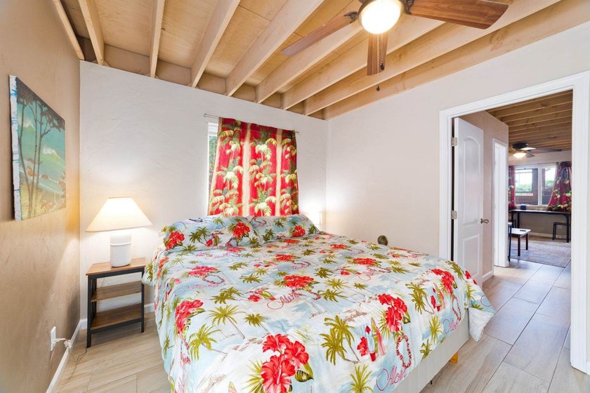Almost 9,000 square feet under roof! 1.12 acre home with a 6-8 - photo 23