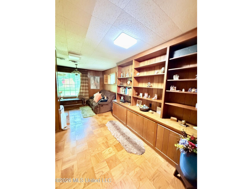 Get a glimpse of this beautiful 4 bedroom, 2.5 bath residence - photo 6