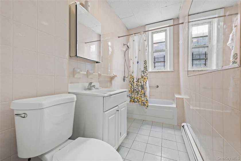 Great investment in the heart of Midwood. HIGH cap 6 family free - photo 10