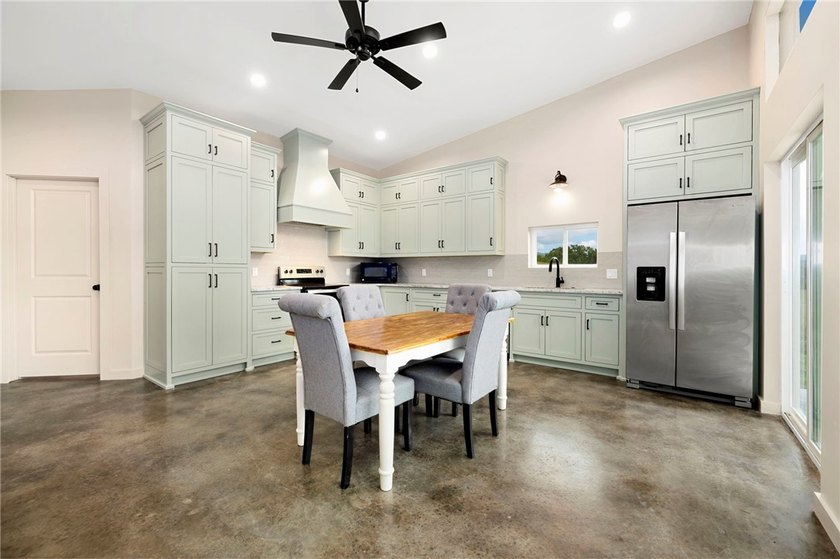 Newly constructed in 2024 3-bedroom, 2-bath modern retreat on 6 - photo 8