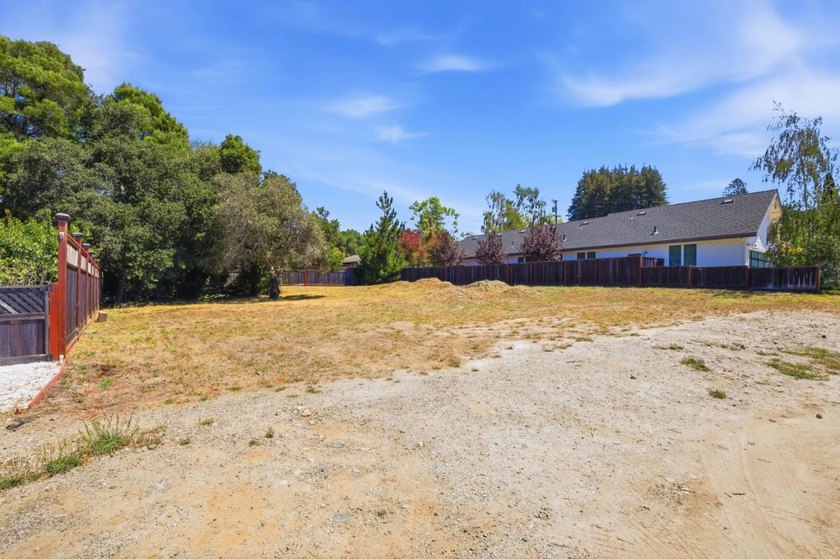 Rare Development opportunity in Santa Cruz. Flat 10,759sq. ft - photo 9