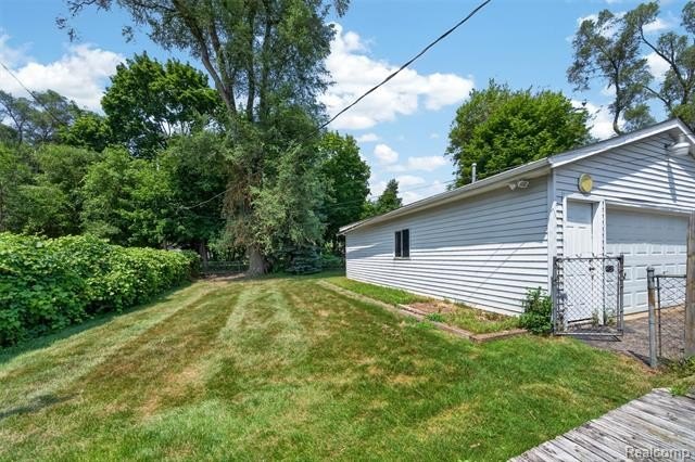 Great Opportunity in Keego Harbor! Don't miss this unique - photo 4