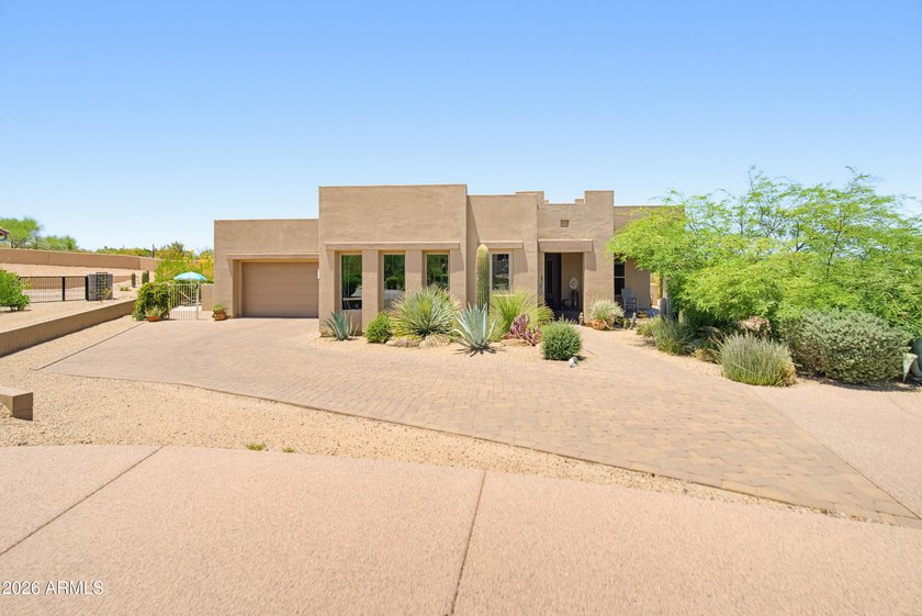 Experience Arizona luxury living in the prestigious gated - photo 4