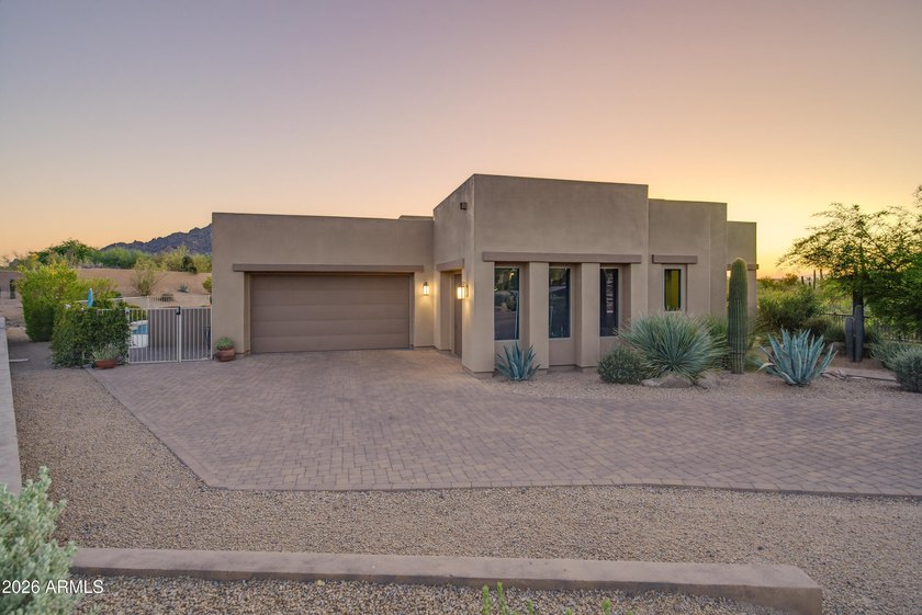 Experience Arizona luxury living in the prestigious gated - photo 5