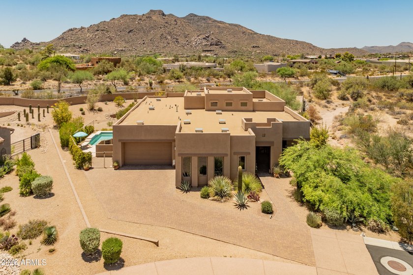 Experience Arizona luxury living in the prestigious gated - photo 7