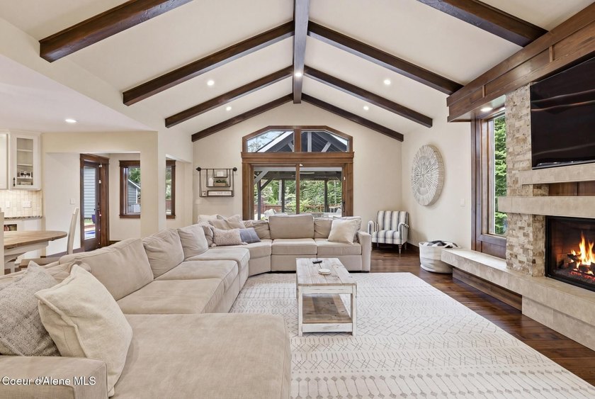 Forest Hills gem in the heart of Hayden! Located in one of the - photo 11
