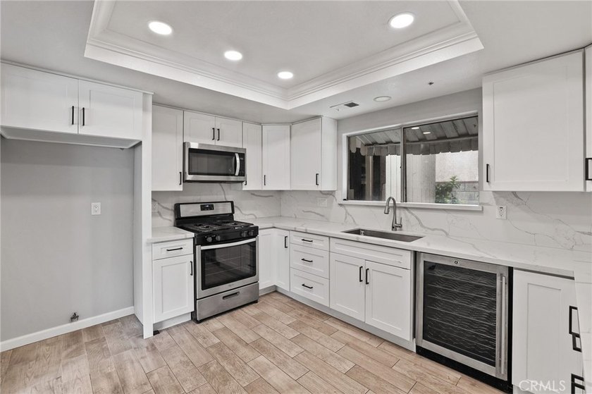 Charming 3-bedroom, 2.5-bath home in a prime Santa Ana location - photo 11