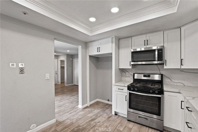 Charming 3-bedroom, 2.5-bath home in a prime Santa Ana location - photo 12