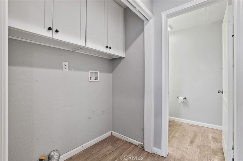 Charming 3-bedroom, 2.5-bath home in a prime Santa Ana location - photo 14
