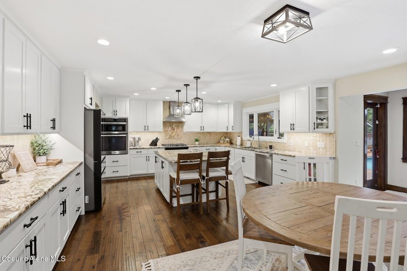 Forest Hills gem in the heart of Hayden! Located in one of the - photo 15