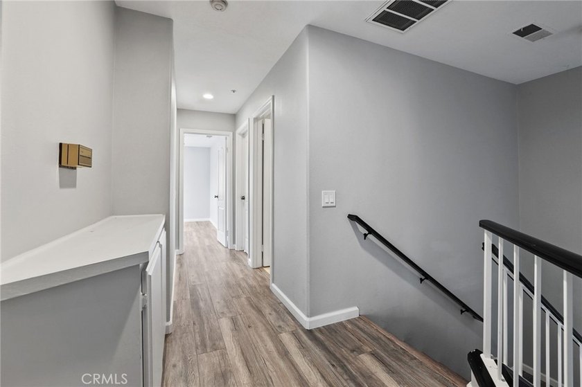 Charming 3-bedroom, 2.5-bath home in a prime Santa Ana location - photo 16