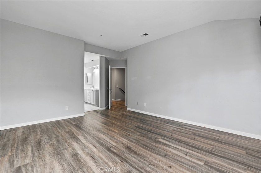 Charming 3-bedroom, 2.5-bath home in a prime Santa Ana location - photo 17