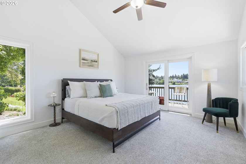 Wake up to breathtaking lake views and experience the best of - photo 17