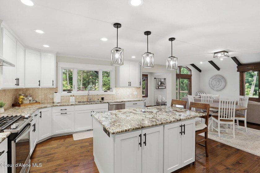 Forest Hills gem in the heart of Hayden! Located in one of the - photo 19