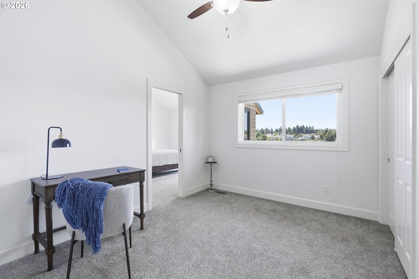 Wake up to breathtaking lake views and experience the best of - photo 21