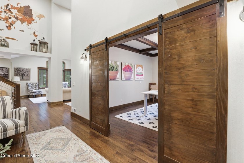 Forest Hills gem in the heart of Hayden! Located in one of the - photo 23