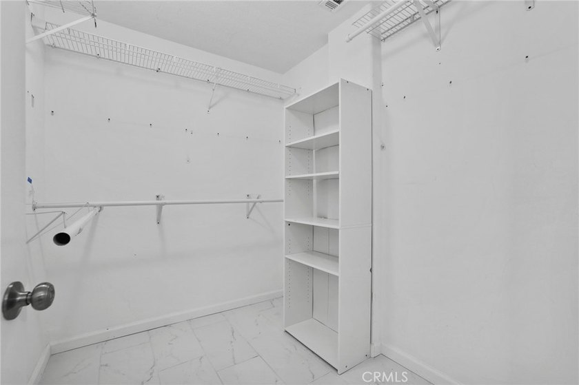 Charming 3-bedroom, 2.5-bath home in a prime Santa Ana location - photo 26