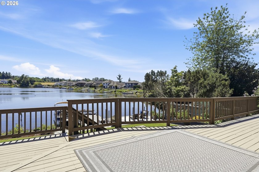 Wake up to breathtaking lake views and experience the best of - photo 27