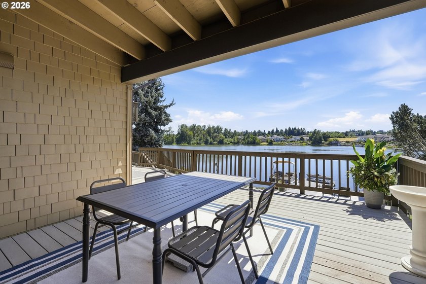 Wake up to breathtaking lake views and experience the best of - photo 29