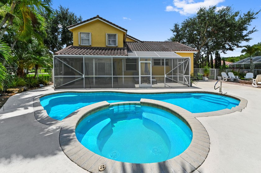 Welcome to a vibrant Lake Charleston pool home that blends - photo 30