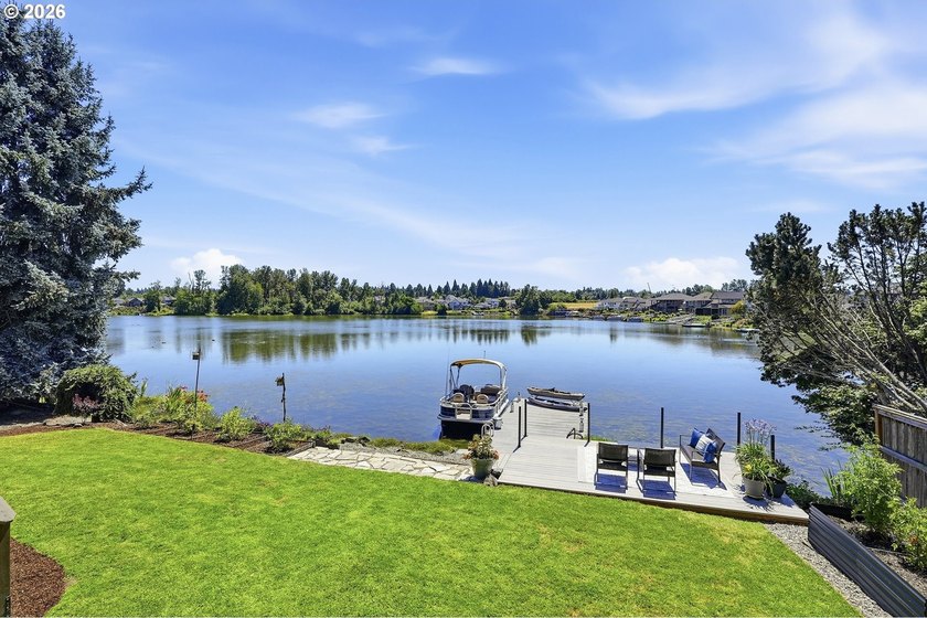 Wake up to breathtaking lake views and experience the best of - photo 30