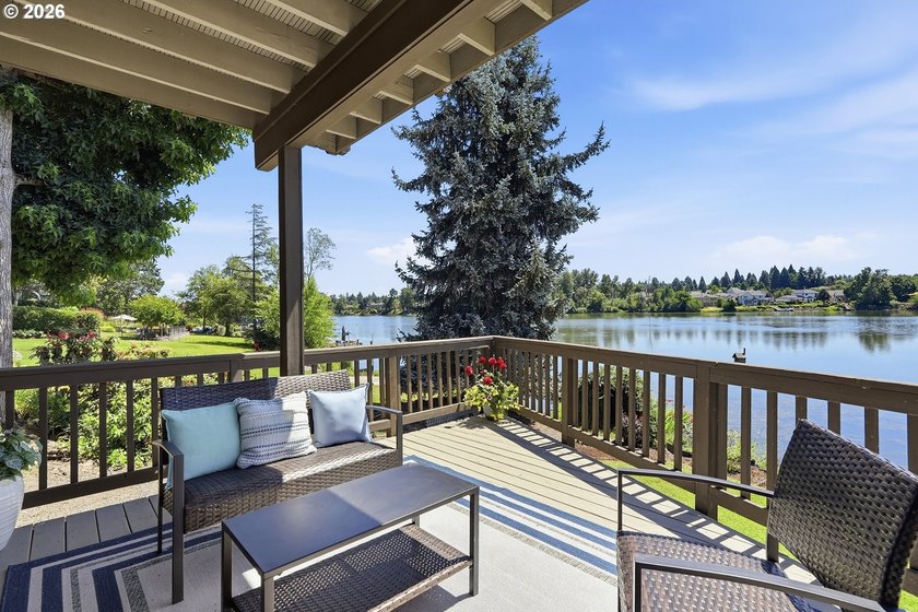 Wake up to breathtaking lake views and experience the best of - photo 31