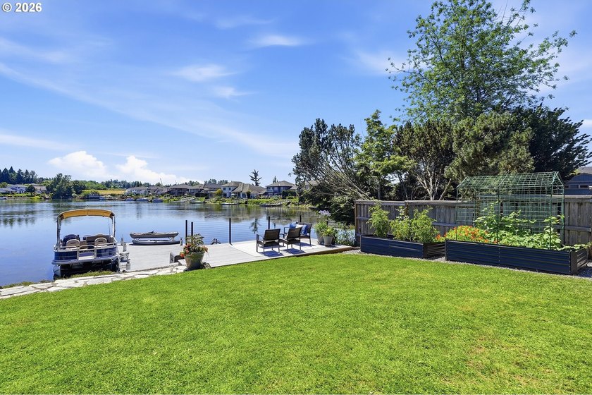 Wake up to breathtaking lake views and experience the best of - photo 32