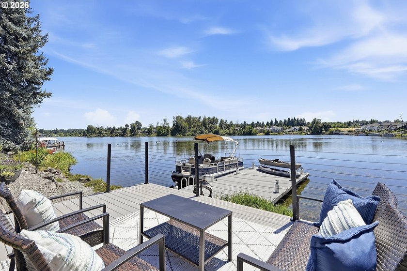 Wake up to breathtaking lake views and experience the best of - photo 34