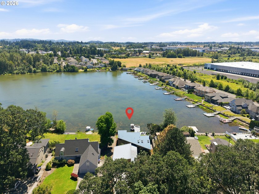 Wake up to breathtaking lake views and experience the best of - photo 35