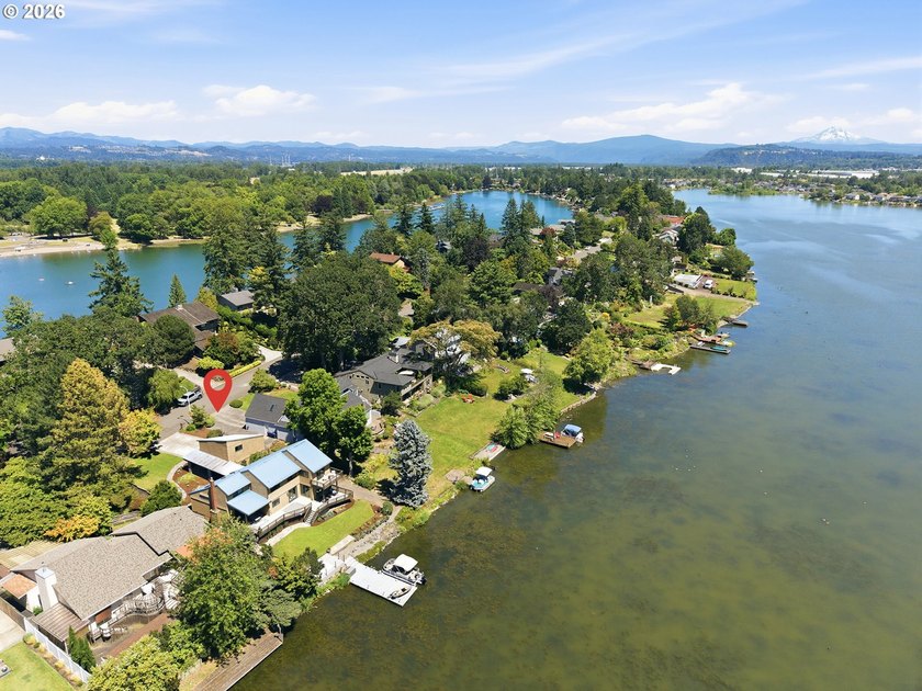 Wake up to breathtaking lake views and experience the best of - photo 37