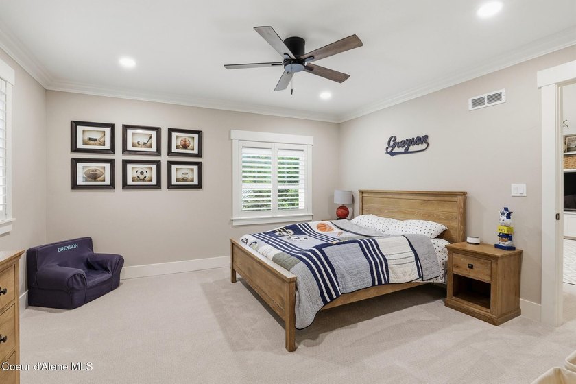 Forest Hills gem in the heart of Hayden! Located in one of the - photo 44